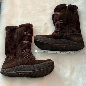 Earth Boots Brown Size 8.5 Leather Rubber Sole